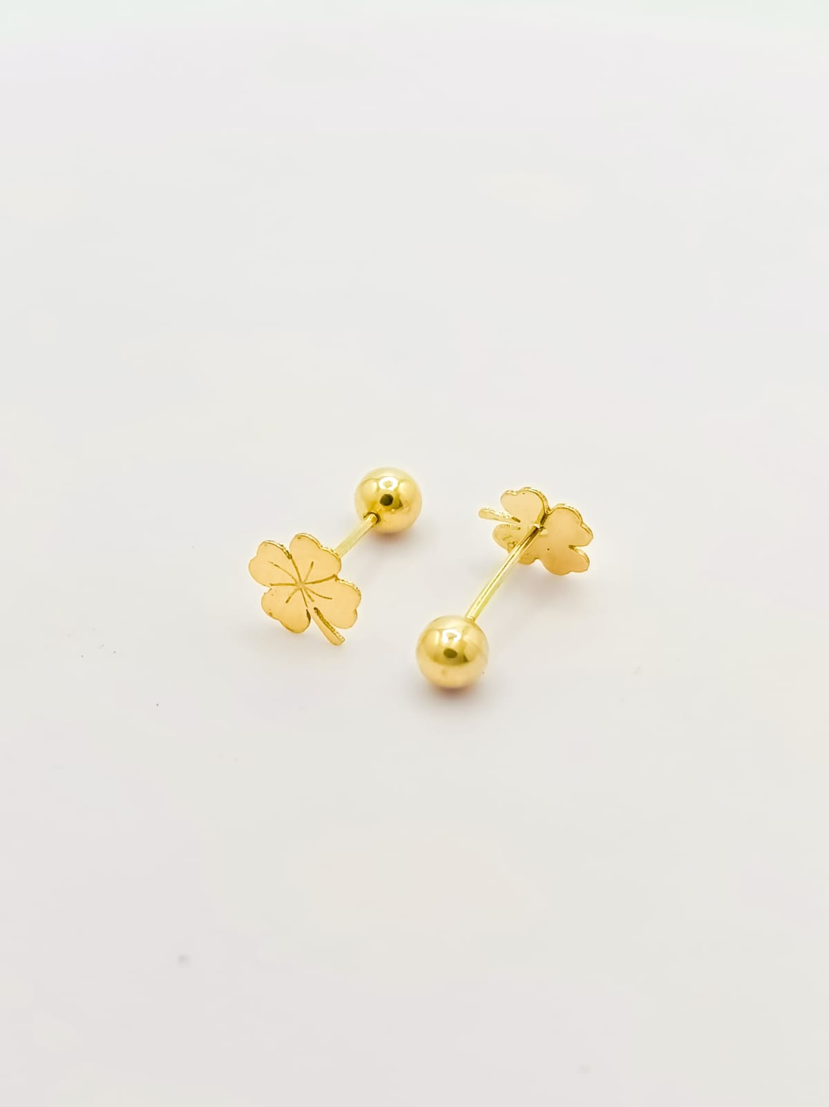 Aretes de oro 18k Trébol corte láser reversibles
